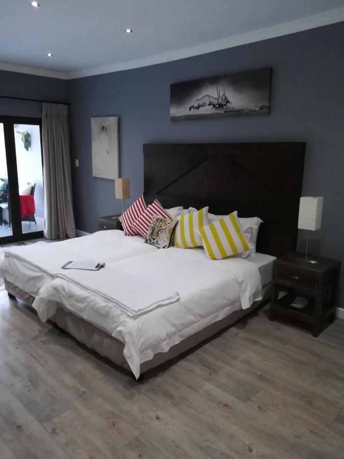 Christofphs Bed & Breakfast Бонивейл Екстериор снимка